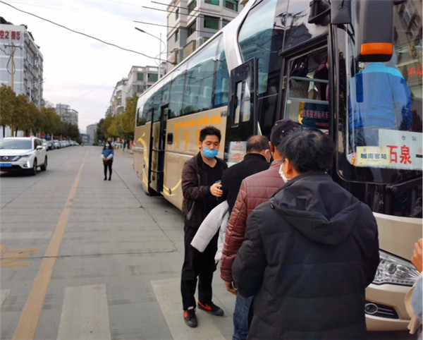 【中首  陜西  圖】安康石泉：“保姆式服務”助力農民工返崗