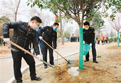 春光好 植綠忙