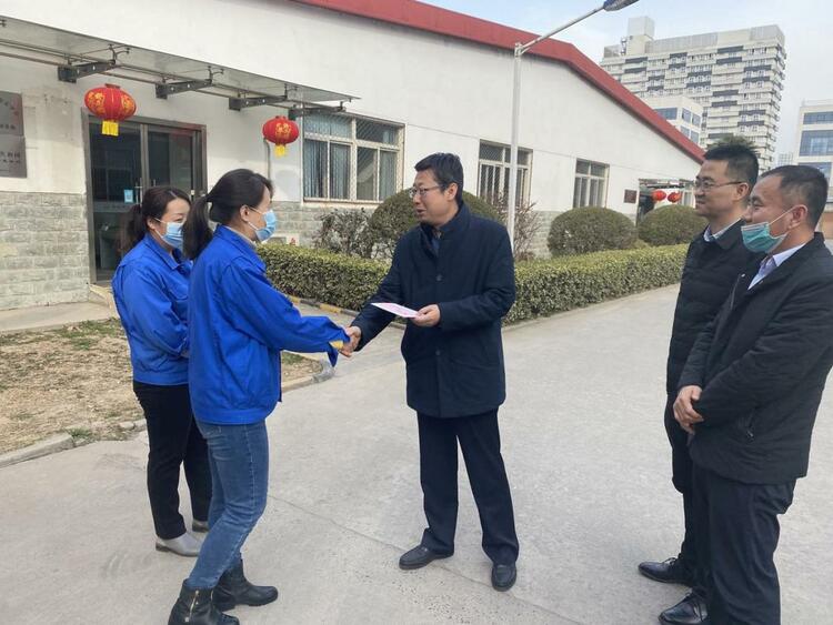 西安高新區總工會為城市困難職工春節送溫暖送慰問