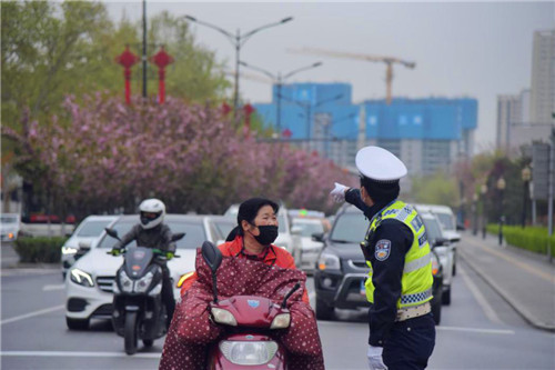 西安交警：“微改造”電視塔盤道 市民出行效率“大提升”