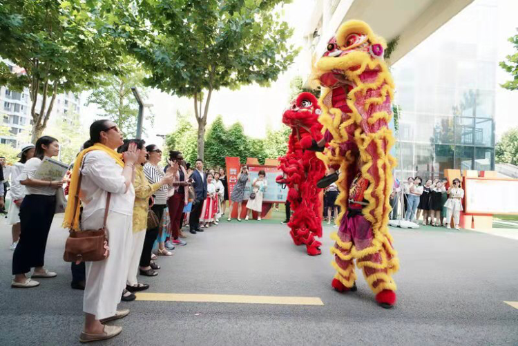 【Hi西安】“新”在教育，“炫”在科技 灃西新城憑實力”圈粉”駐華大使夫人_fororder_圖片10