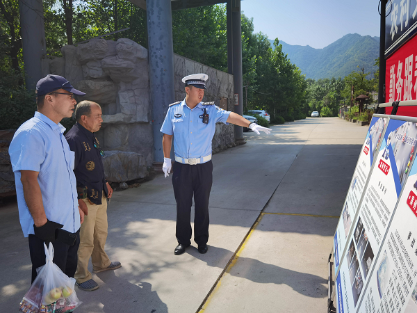 （轉載）加強道路交通安全管理 長安交警將集裝箱學堂搬上馬路