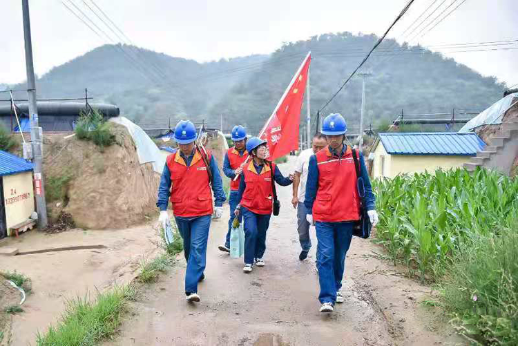 國網陜西電力：把張思德的精神代代傳承下去_fororder_圖片5