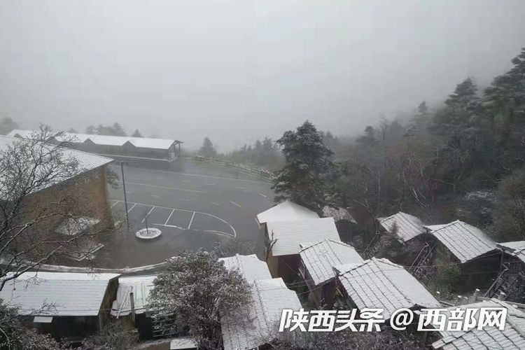 【中首 陜西】寶雞第一場雪來襲！交警提醒：低速勻速行駛