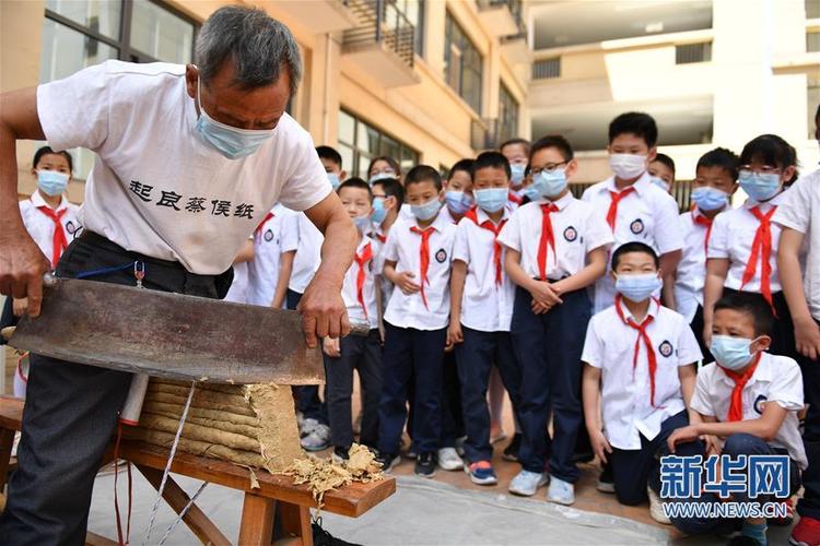 西安：古法造紙術進校園