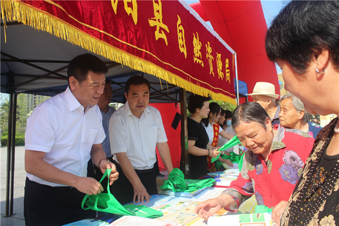 【有修改】咸陽市涇陽縣自然資源局開展第30個全國“土地日”宣傳活動