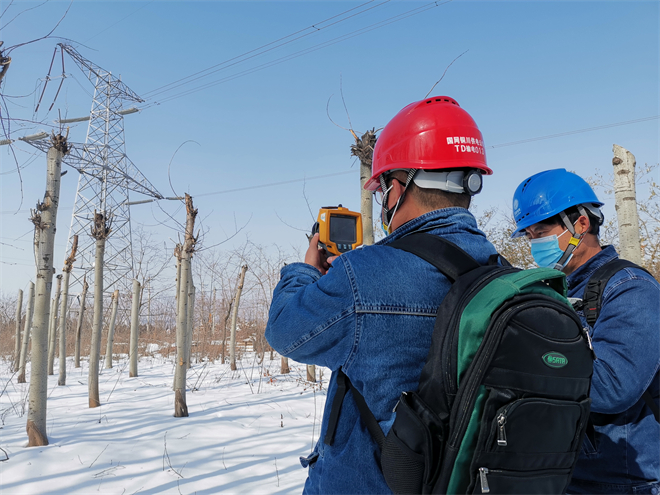 【新春走基層】解民需助復工 國網陜西電力守護城市“萬家燈火”_fororder_微信圖片_20220130123519