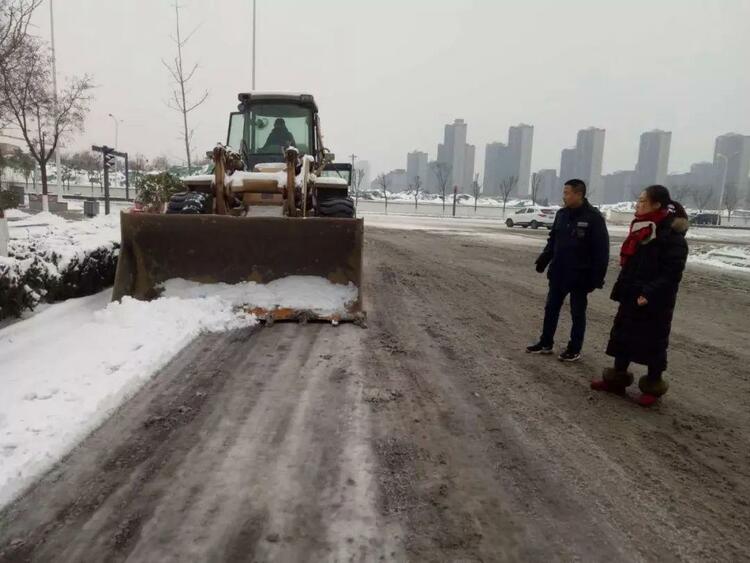 【三秦大地 西安】感謝你們浴“雪”奮戰 守護這座城市的溫暖