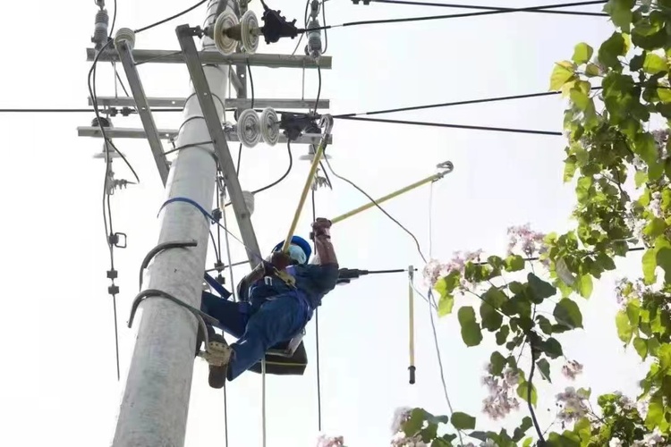 國網渭南供電公司：“五一” 小長假  “心”服務“電”亮華山_fororder_微信圖片_20220501112159