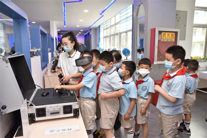 西安灞橋區舉辦2022年科技周活動暨宇航小學少年科學院揭牌儀式活動_fororder_微信圖片_20220530174043