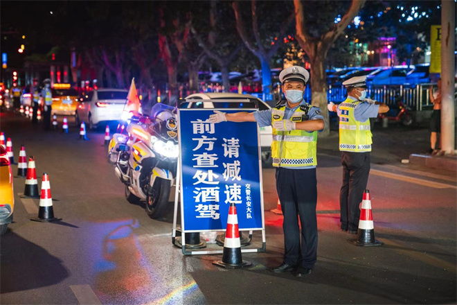 西安公安交警: “百日行動”效果顯著   半月查處酒駕違法892例_fororder_微信圖片_20220720090403