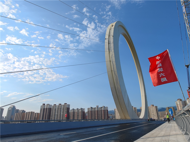 日月星環巨龍臥 渭河之上一橋通——寶雞市團結渭河大橋項目實現全線通車_fororder_IMG_20220630_073735