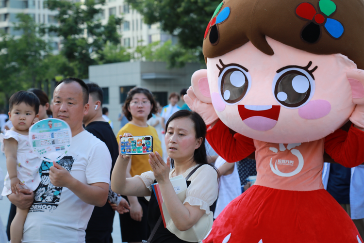 西安浐灞生態區開展“喜迎二十大 共繪生態夢”垃圾分類主題實踐活動_fororder_2