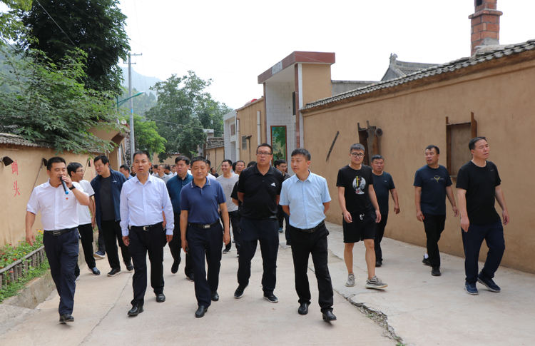 農業農村部農村改廁技術服務指導現場培訓會在延安市黃龍縣召開