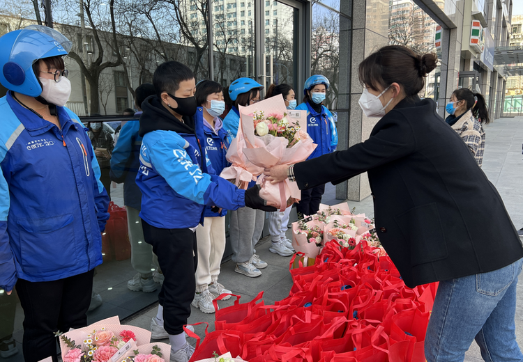 西安市碑林區長安路街道積極創建“五星級”工會 當好服務發展的“娘家人”_fororder_微信圖片_20220804161657