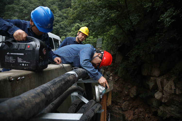 搶險！國網寶雞供電公司迅速恢復寶漢高速隧道供電_fororder_微信圖片_20220718125335