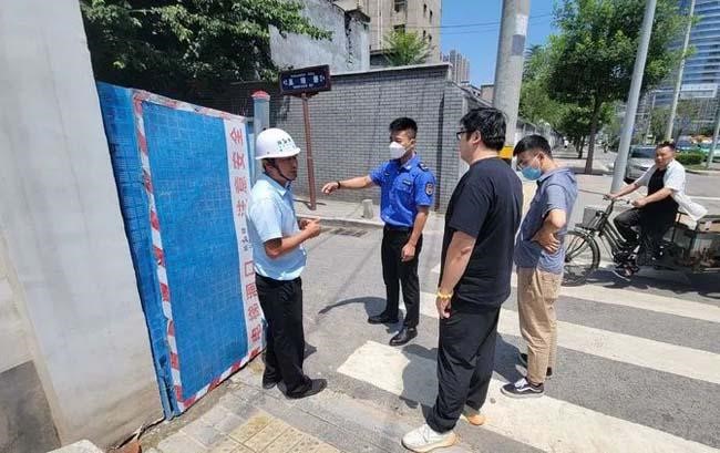 （轉載）碑林區城管局組織開展“零直排小區(單位)”創建工作及佔道圍擋檢查_fororder_4