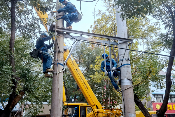 國網渭南供電公司：配變增容助百姓溫暖度冬_fororder_b02d81f6874f62f7811b5908f45c1bf