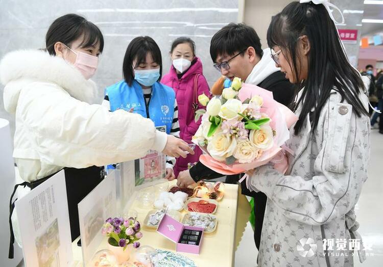 “愛久長 在未央”大型婚俗體驗活動 在西安市未央高甜上演