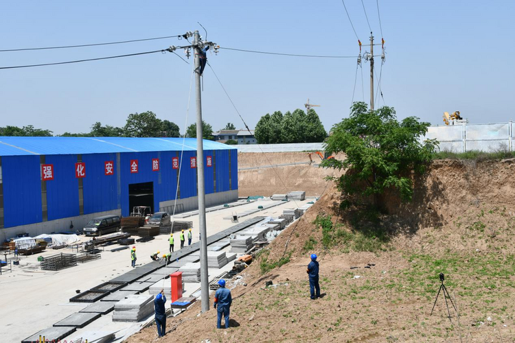 國網西安市臨潼區供電公司：“電保姆”全力支援“西延”高鐵臨潼段建設用電_fororder_圖片1