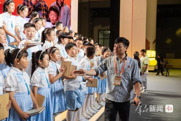 書香遇見數字！中國圖書館年會“陜”亮新科技