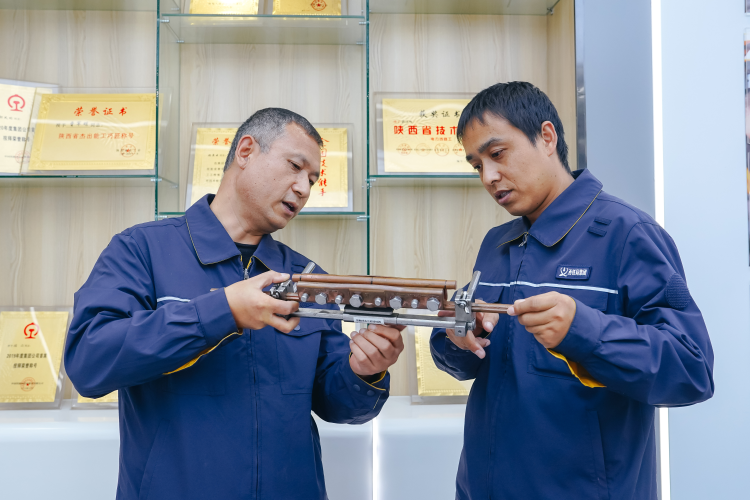 【陜西工人有絕活】曹軍明：接觸網技術革新的破冰者_fororder_圖片4
