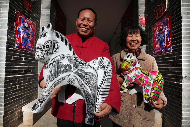 鳳翔泥塑讓年味“潮”起來_fororder_11487371_6e5ca78c-f8c5-4da8-b22c-dad9b8f43d0dcopy