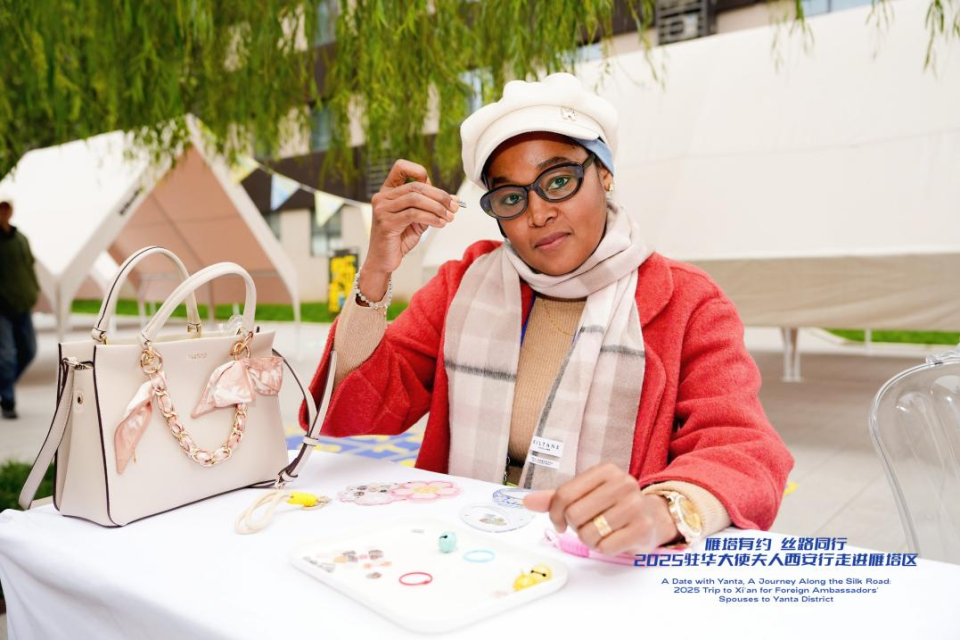 西安市雁塔區:大使夫人在“慢時光”裏邂逅城市更新的“中國方案”_fororder_B