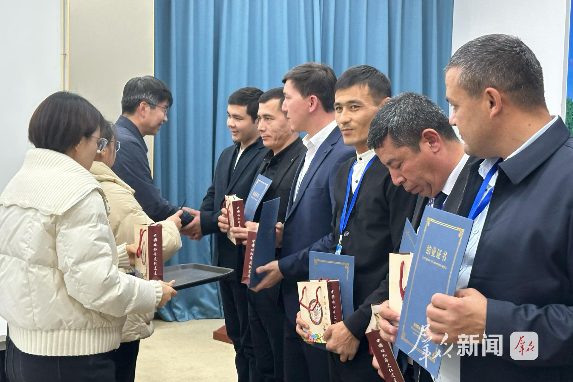 陜西3年為中亞五國培訓300名職業農民_fororder_11450391_b1818be3-b82c-445e-b877-775bb91514f4