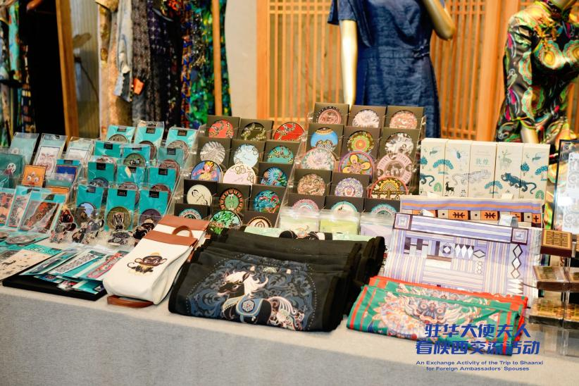 駐華大使夫人以絲綢為媒開啟千年絲路美學對話_fororder_圖片61