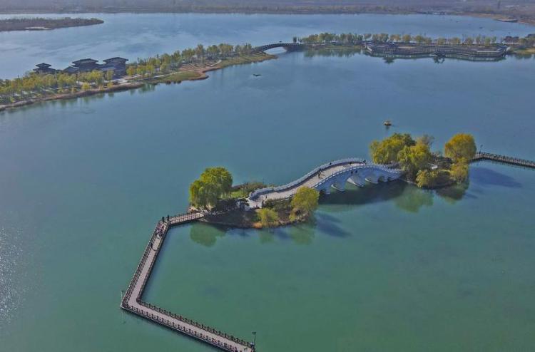 水韻織就初冬美景