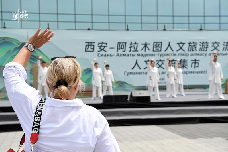 坐著火車去中亞 感受兩座城的絲路情緣