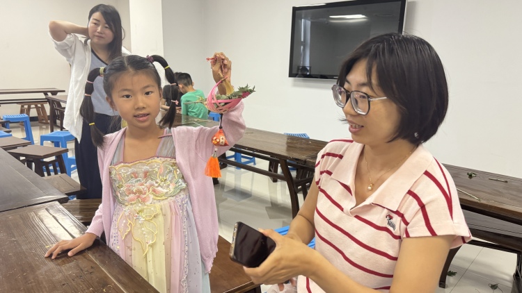 染扇 制鏡 做香囊 渭南市民博物館裏過端午_fororder_微信圖片_20250601113715
