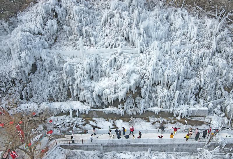 冬日浪漫 冰瀑美景_fororder_微信圖片_20260128085506_3632_1450