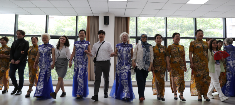 【外籍專家西安行㉙】“嵌入式服務”如何贏得民心？10國外籍專家在西安未央社區找答案