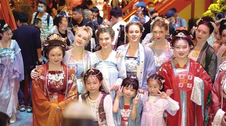 國際范兒、科技范兒、創新范兒 陜西旅遊景區在煥新中蓬勃發展_fororder_微信圖片_20250718083652