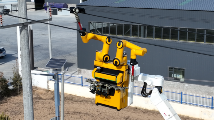 國網榆林供電公司：首次應用帶電作業機器人開展作業_fororder_圖片2