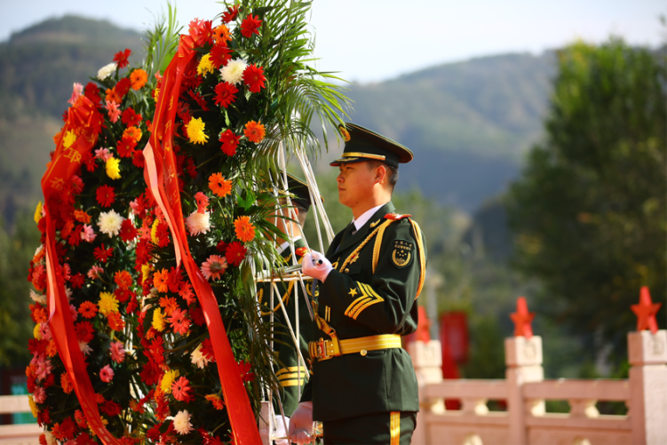 青春接力長征路!第二屆新時代青年“重走長征路”徒步活動在延安吳起啟動_fororder_圖片2