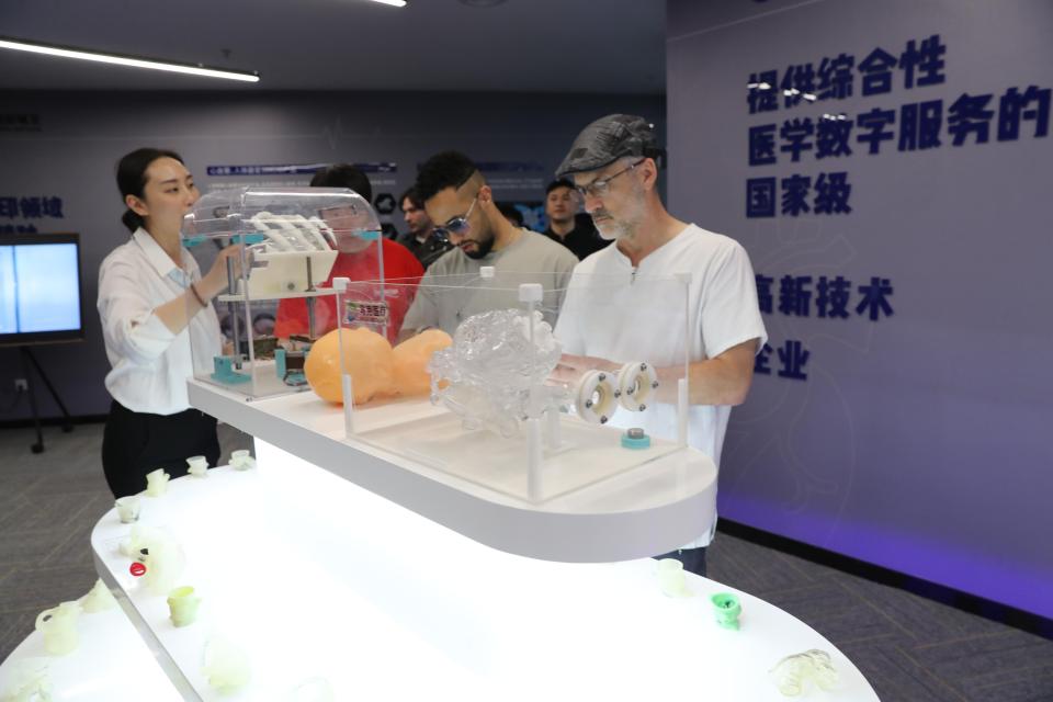 在西安看中國 十國外籍專家解碼“向新求質”_fororder_wps_doc_4