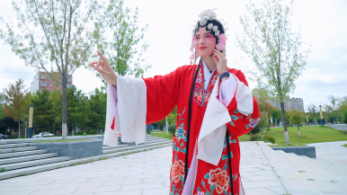【外眼看陜西·尋渭記】挑戰1分鐘學會秦腔 俄羅斯女生安娜的渭南戲曲初體驗_fororder_微信圖片_20251010173811