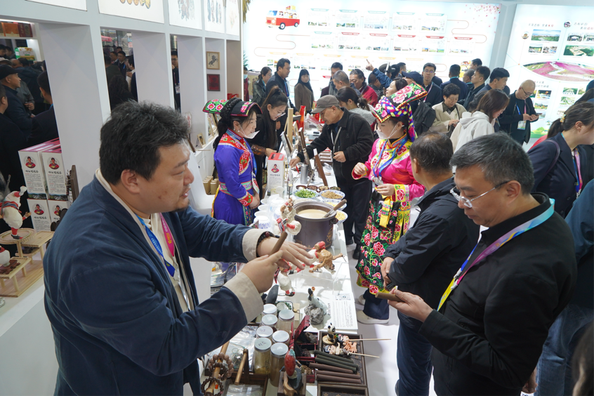 線上線下融合 海內外聯動 第32屆中國楊淩農高會開幕_fororder_67F0EFE6-9411-4CDE-92DC-5A13BB0D7CC2