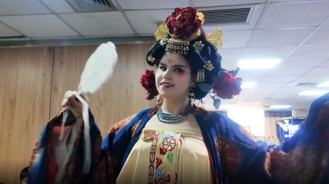 【外眼看陜西】腳下的每一塊磚都藏著故事  埃及留學生樂芳沉浸式解鎖古城千年韻味_fororder_微信圖片_20251114143501_1698_127