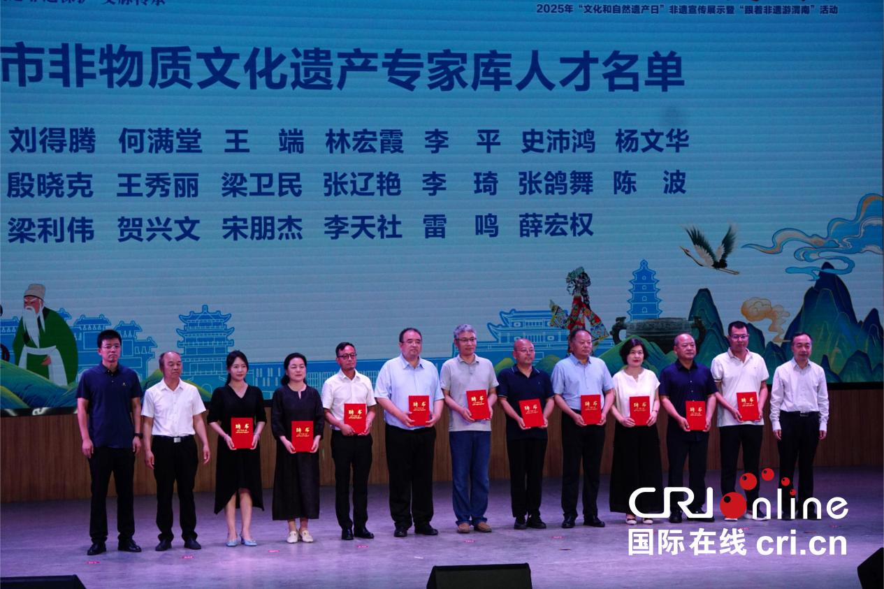 跟著非遺遊渭南  沉浸式體驗讓外國友人愛上中國文化_fororder_圖片2