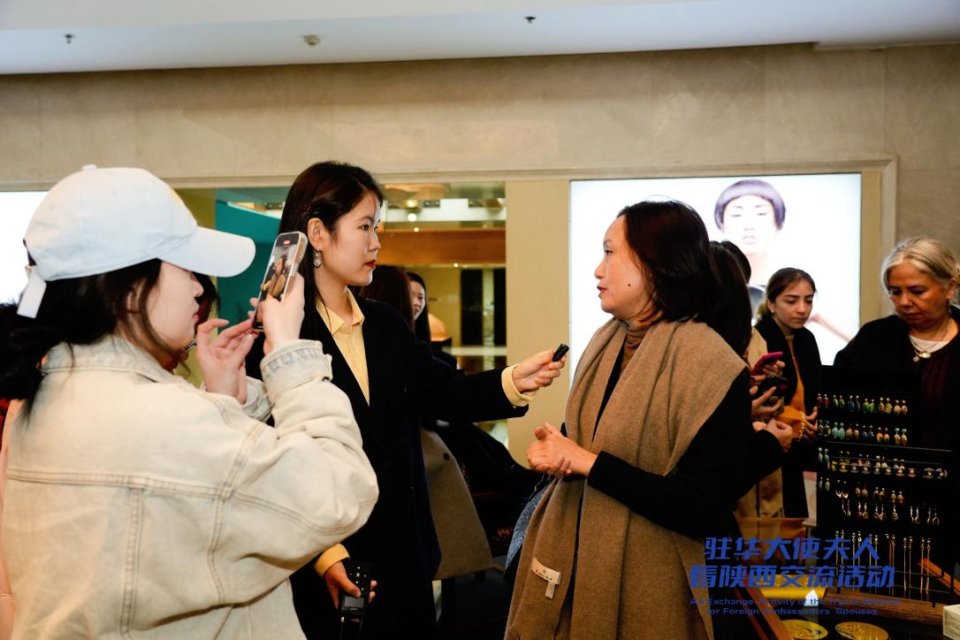 駐華大使夫人以絲綢為媒開啟千年絲路美學對話_fororder_圖片62