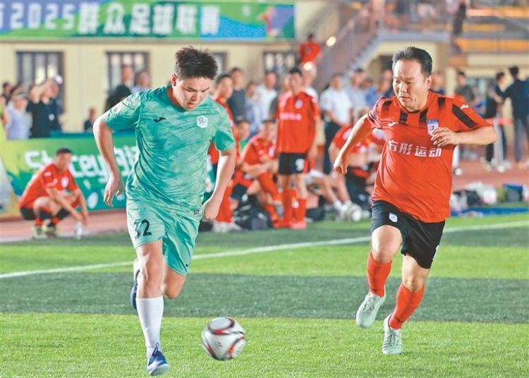 全民參與 快樂足球 2025西安市群眾足球聯賽掀起夏夜狂歡_fororder_圖片1