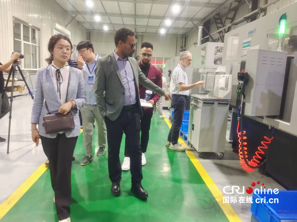 在西安雁塔見證“智造”實力 外籍專家調研中國新質生産力發展路徑_fororder_圖片31_副本