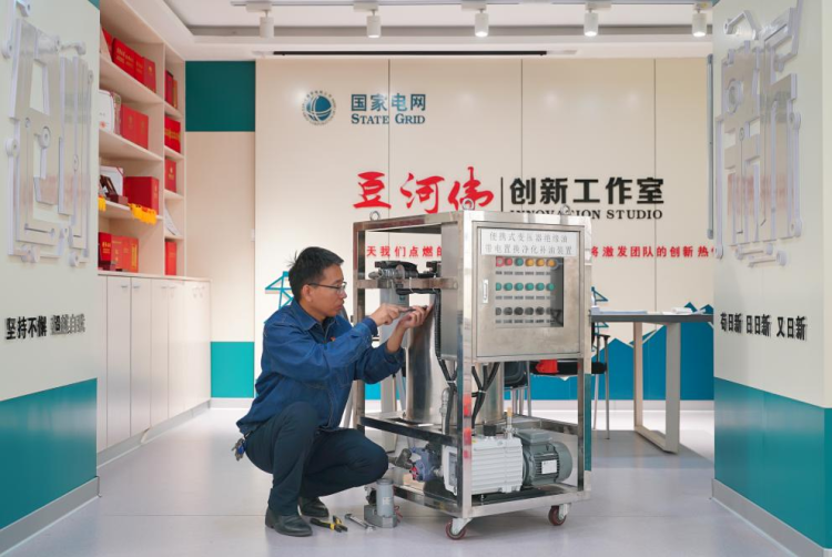 【陜西工人有絕活兒】豆河偉：發明創造解難題 “電網醫生”的追光十八年_fororder_圖片4