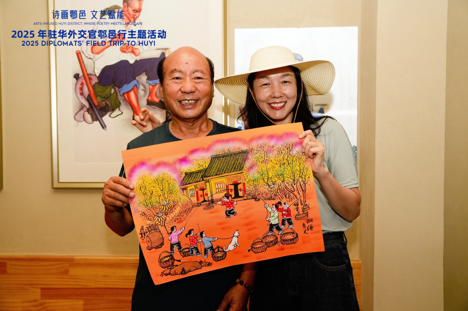 駐華外交官探訪鄠邑：版權守護下的民間文藝之美_fororder_圖片3