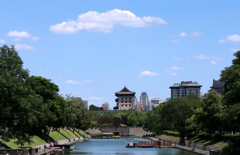 古城飄起漫畫雲