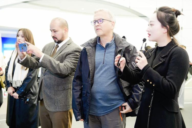 在西安看中國：外籍專家讀懂“陸空聯動 古今交融”開放新敘事_fororder_wps_doc_0